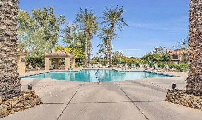 Building Photo - 4925 E Desert Cove Ave