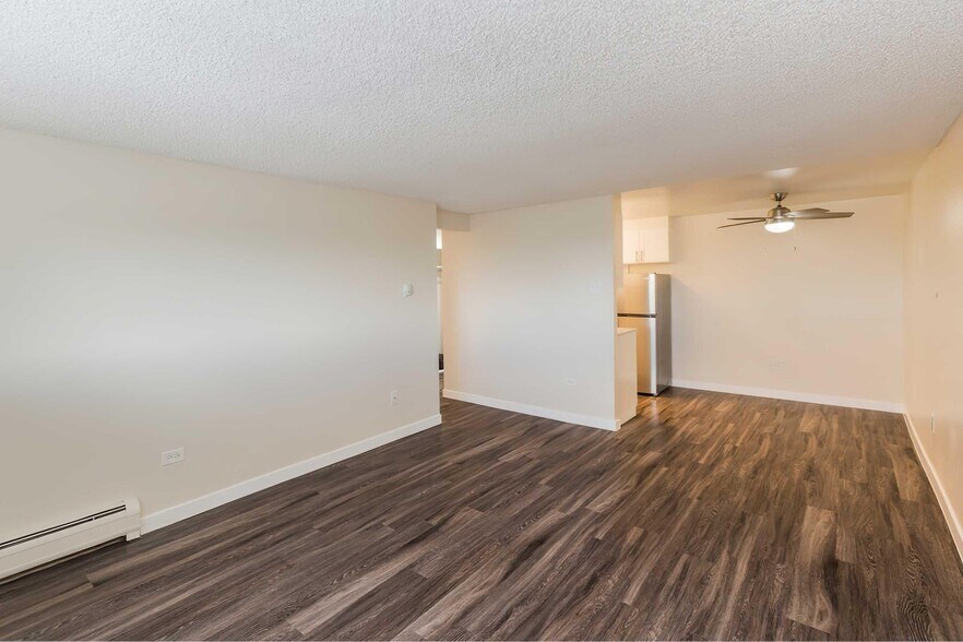 Building Photo - Avon North Apartments