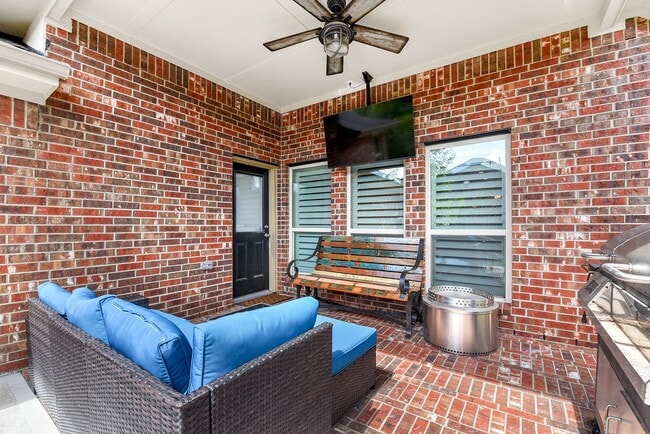 Building Photo - 2911 Fair Chase Dr