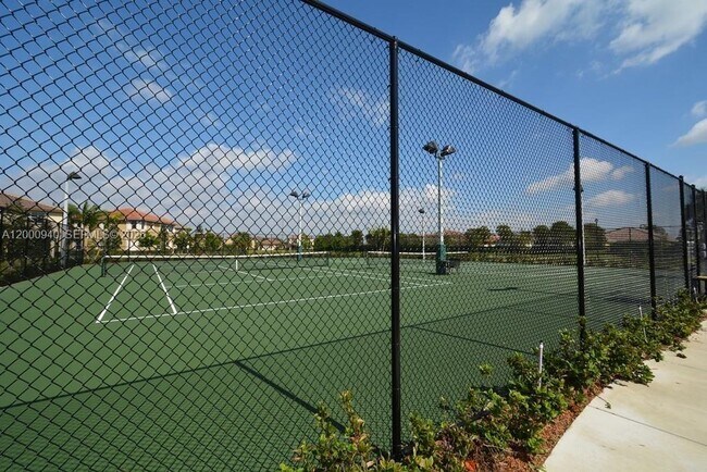 Building Photo - 8630 Lakeside Bnd