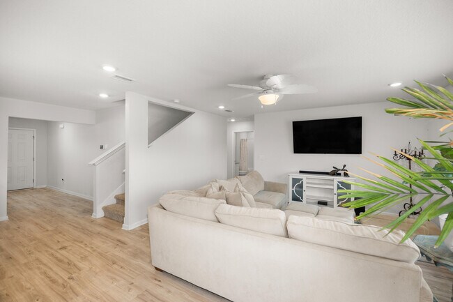 Building Photo - 1105 Valor Walk