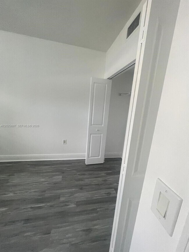 Building Photo - 1250 S Miami Ave