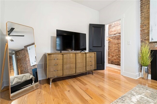 Building Photo - 161 Morewood Ave