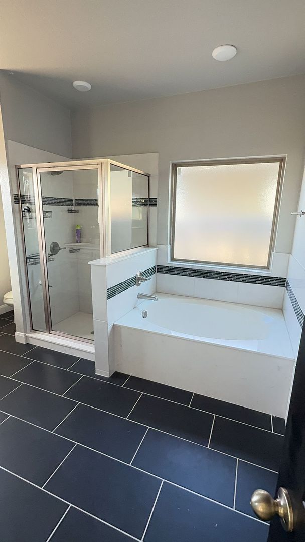 Building Photo - GORGEOUS 3-bedroom 2-bathroom home in Prairie Ridge! Half Off 1st Month's Rent!!