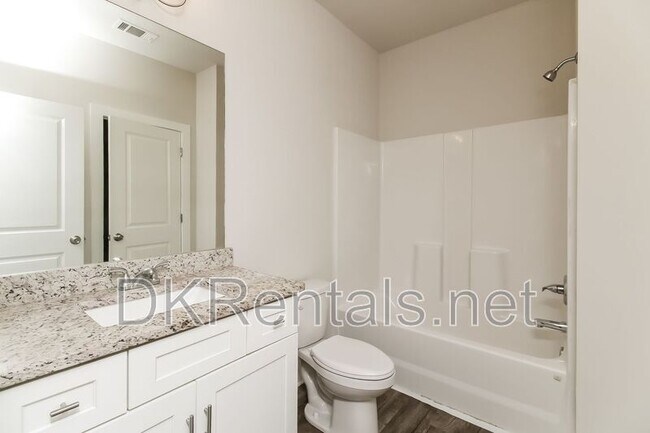 Building Photo - 140 Stewart Glen Dr