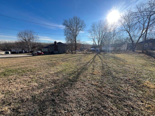 Building Photo - Spacious 3-Bed/2-Bath Home in Independence!