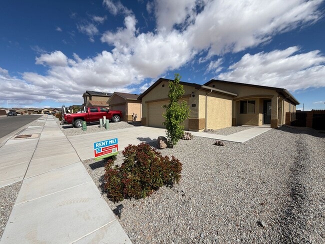 Building Photo - 3 Bedroom Single Story Home Available Near Huning Ranch Loop SW & Main St NW in Los Lunas!