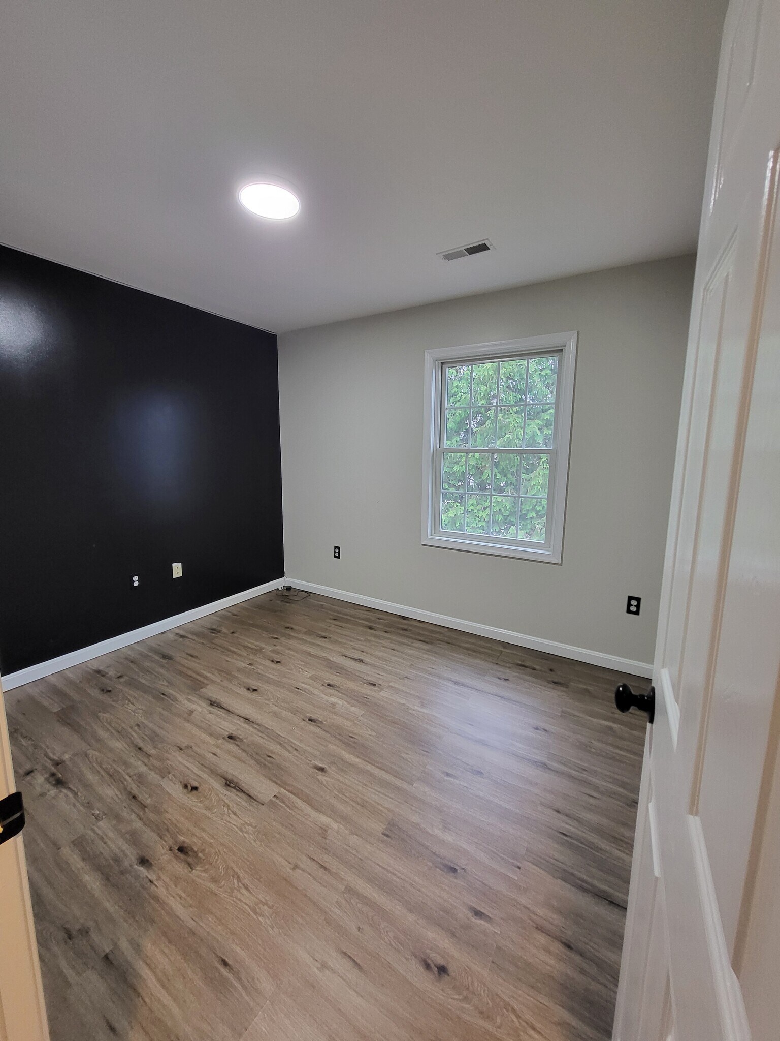 Building Photo - 385 S Cannon Ave