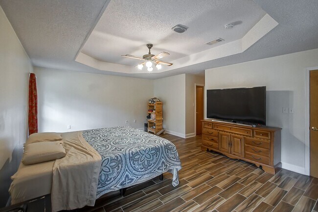 Building Photo - 12723 Pleasant Ridge Dr