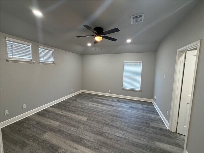 Building Photo - 12230 Kleinmeadow Dr