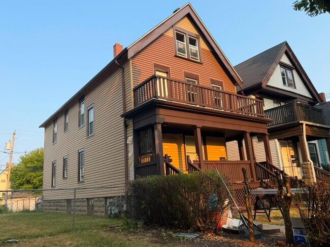 Building Photo - 3356 N Buffum St