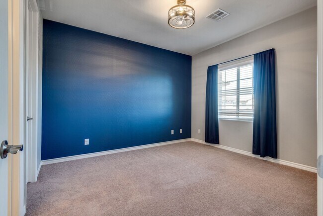 Building Photo - Stunning Summerlin Rental on Private Cul-d...