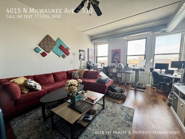 Primary Photo - 4015 N Milwaukee Ave