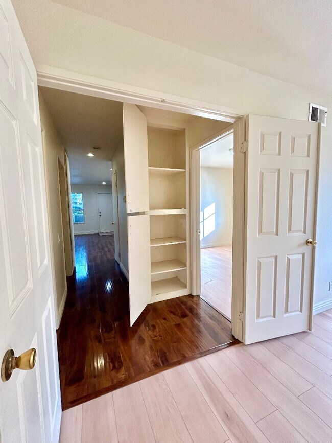Building Photo - 942 Summerside Dr