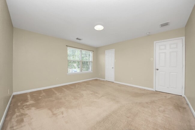 Building Photo - 15202 Lynford Crest Dr