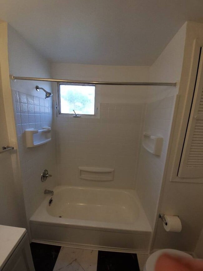 Building Photo - Newly Renovated 4BR/1BA Single-Family Home with Garage – Cleveland