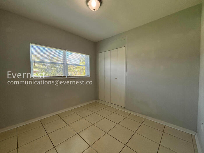 Building Photo - 116 Hope Cir