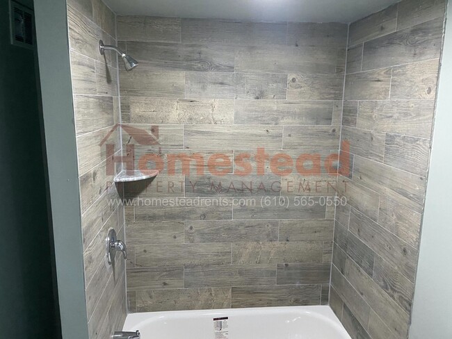 Building Photo - MARCUS HOOK 3 BEDROOM
