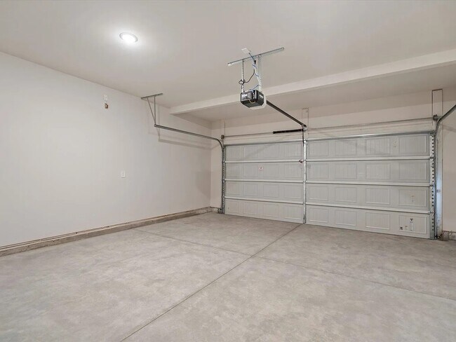 Building Photo - 640 Orsman Trl