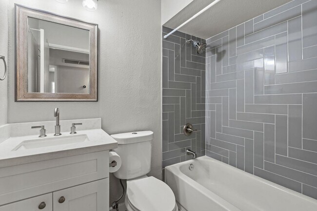 Building Photo - 15237 North 21st St