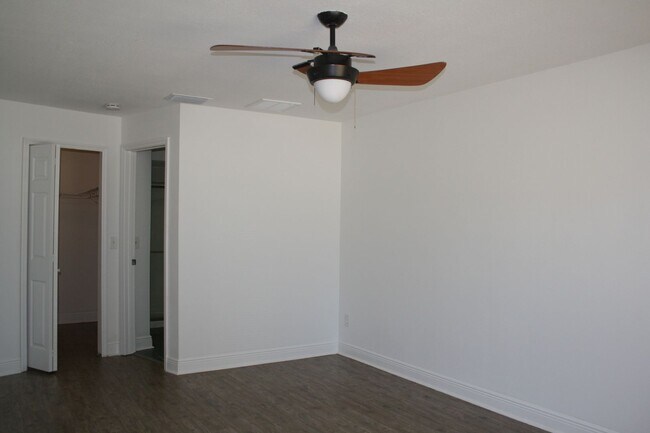 Building Photo - Enjoy Peaceful Living in this Northdale Co...