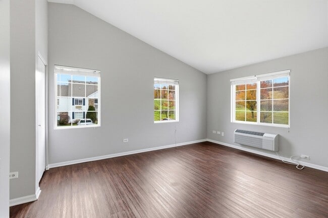 Building Photo - 2023 Silverstone Dr