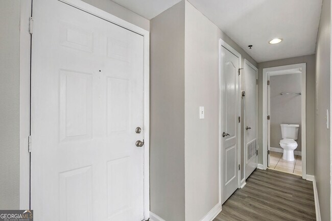 Building Photo - 1280 W Peachtree St NW