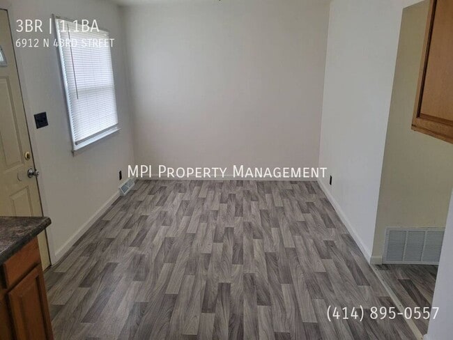 Building Photo - 6912 N 43rd St