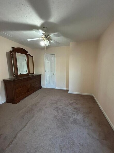 Building Photo - 5335 Lakebrooke Run