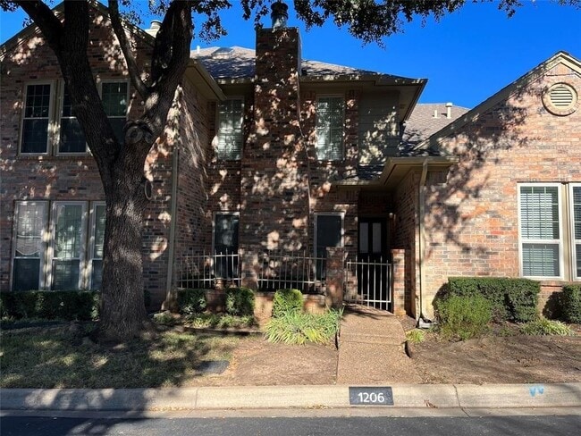 Building Photo - 1206 Wooded Trail