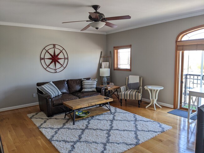 Building Photo - 283 S Zeeb Rd