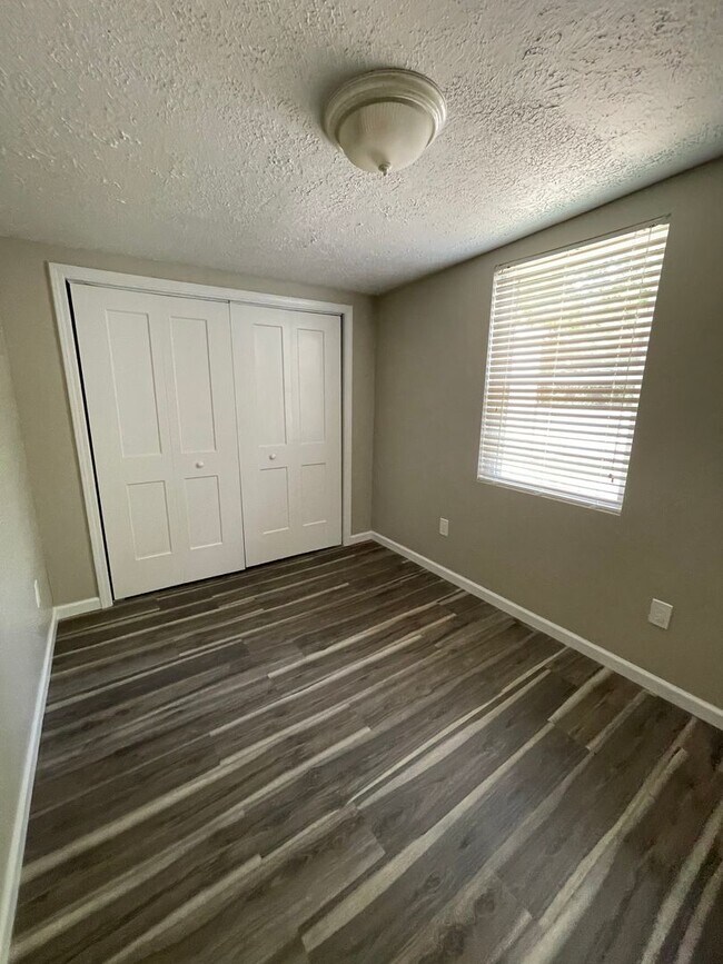 Building Photo - Knoxville 37918 - Adorable Fountain City Rancher with 3 Bedrooms, 1 Bath Rent – $1,550/Month! - C...