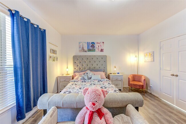 Building Photo - 25210 Hazel Ranch Dr