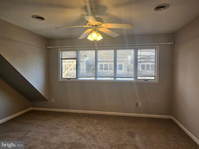 Building Photo - 19 Henlopen Gardens