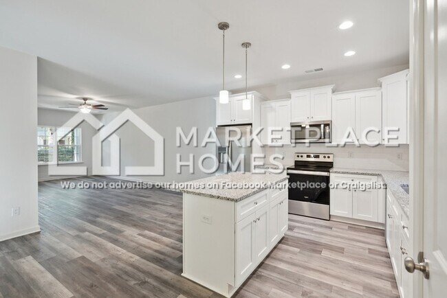 Building Photo - 3719 Oakwood Rd