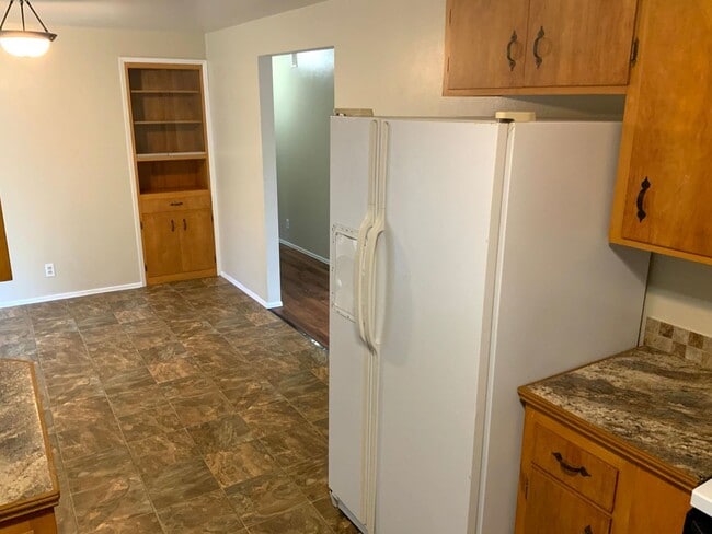 Building Photo - 2755 Kalmia St