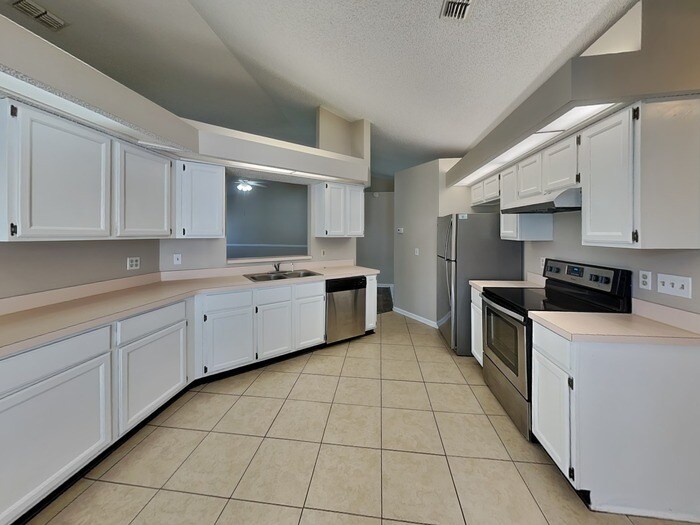 Building Photo - 315 Springfield Ct