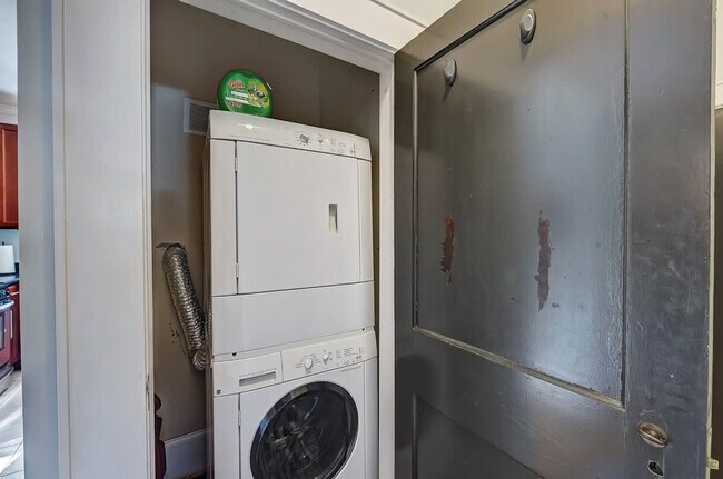 Building Photo - 800 Magnolia Ave