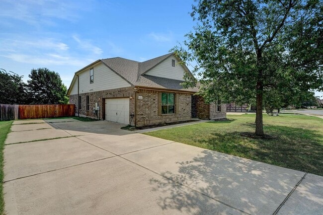 Building Photo - 18616 Star Gazer Way
