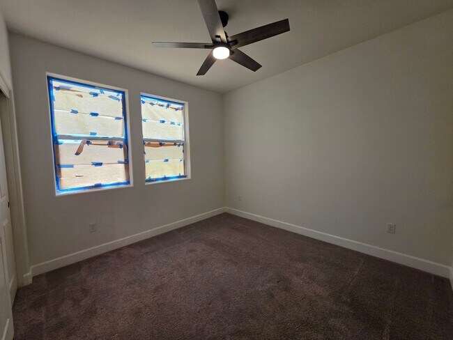 Building Photo - Newer 5 Bedroom 4.5 Bathroom in SE Visalia!! Coming soon!!