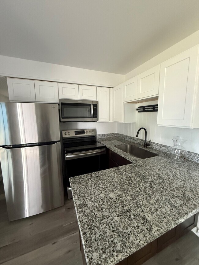 Building Photo - 310 E Jack Ave