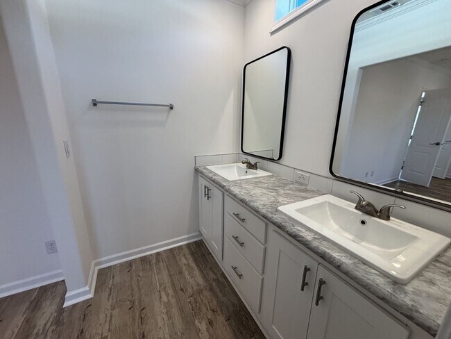 Building Photo - 909 Inagua W