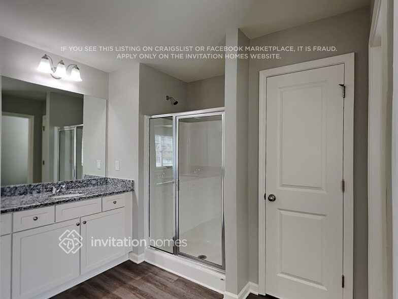 Building Photo - 301 Nutwood Trce