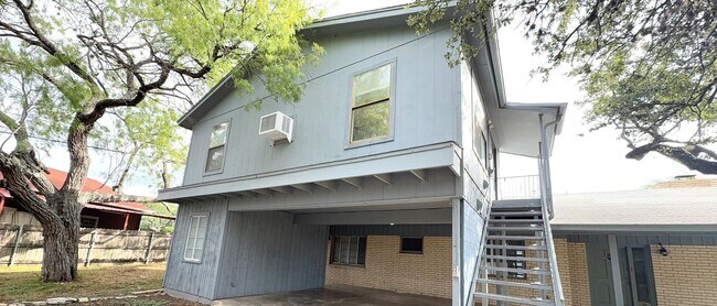 Primary Photo - 3815 Ridgeline Dr