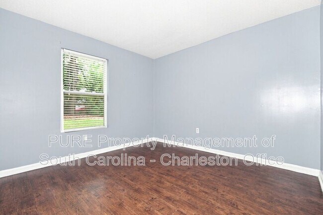 Building Photo - 1402 Camp Rd