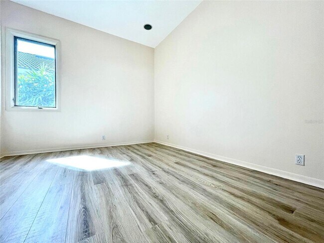 Building Photo - 8515 53rd Pl E