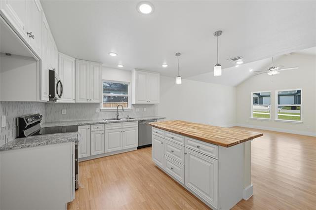 Building Photo - 825 W Walker St