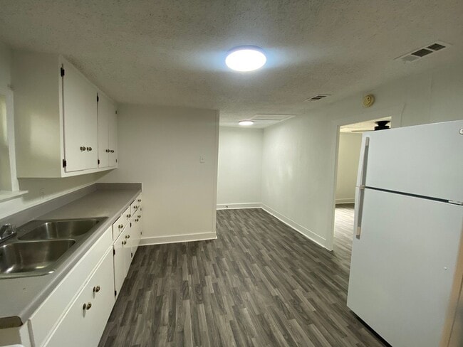 Building Photo - East Austin Bungalow for Rent