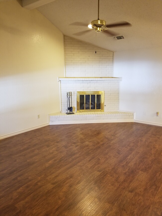 Corner fireplace in den - 108 N. Troy