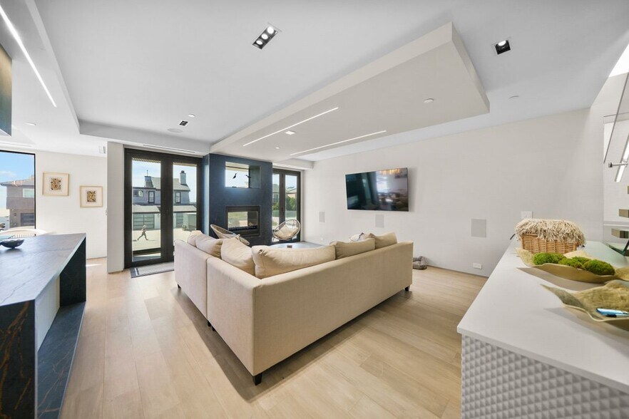 Building Photo - 1500 Ocean Dr